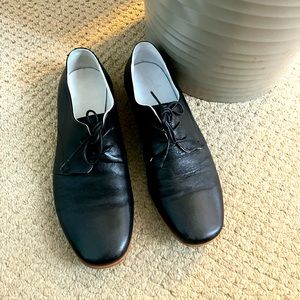 High quality leather Gravity Pope shoes.